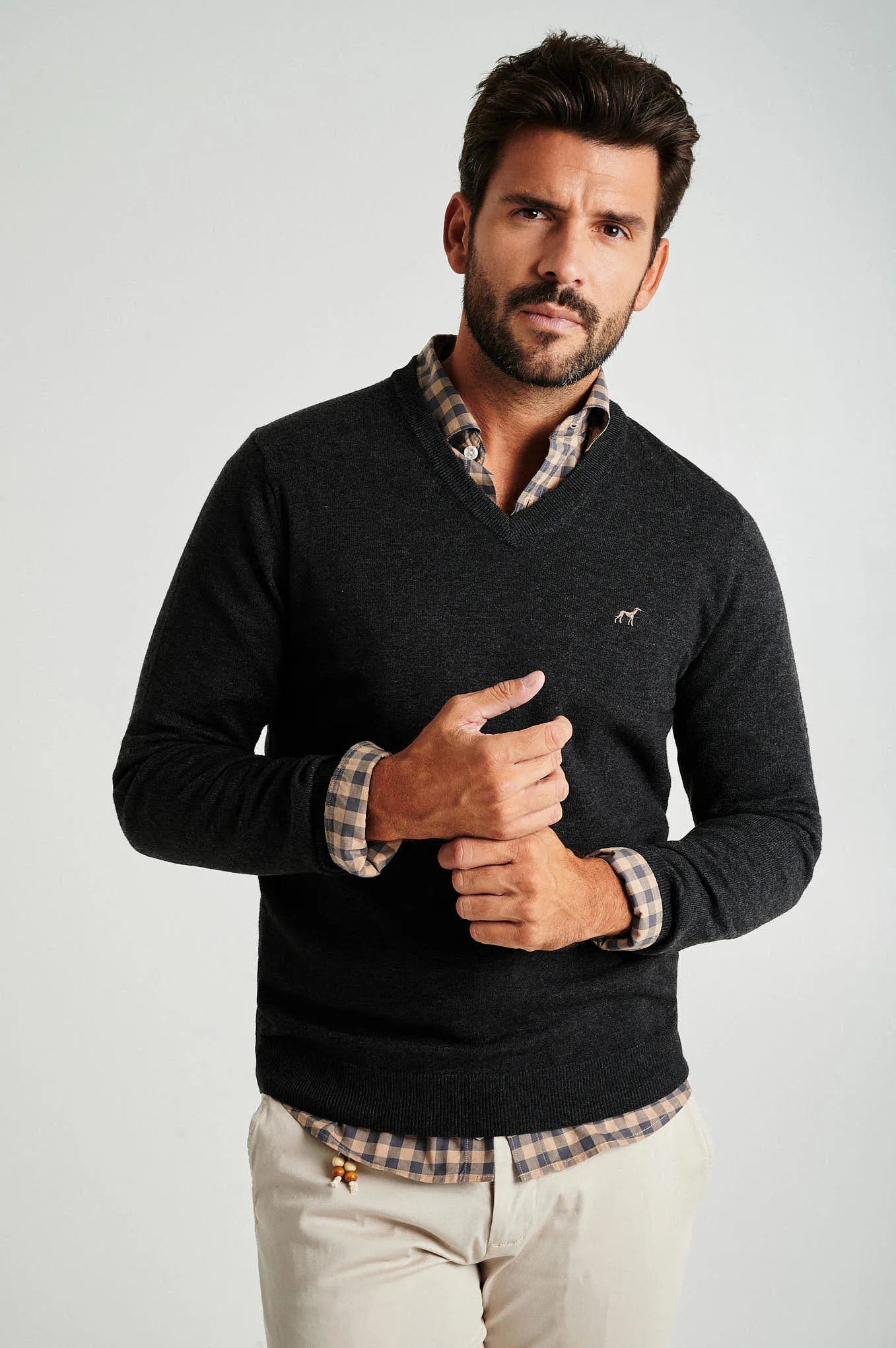 Men's lambswool blend V neck sweater