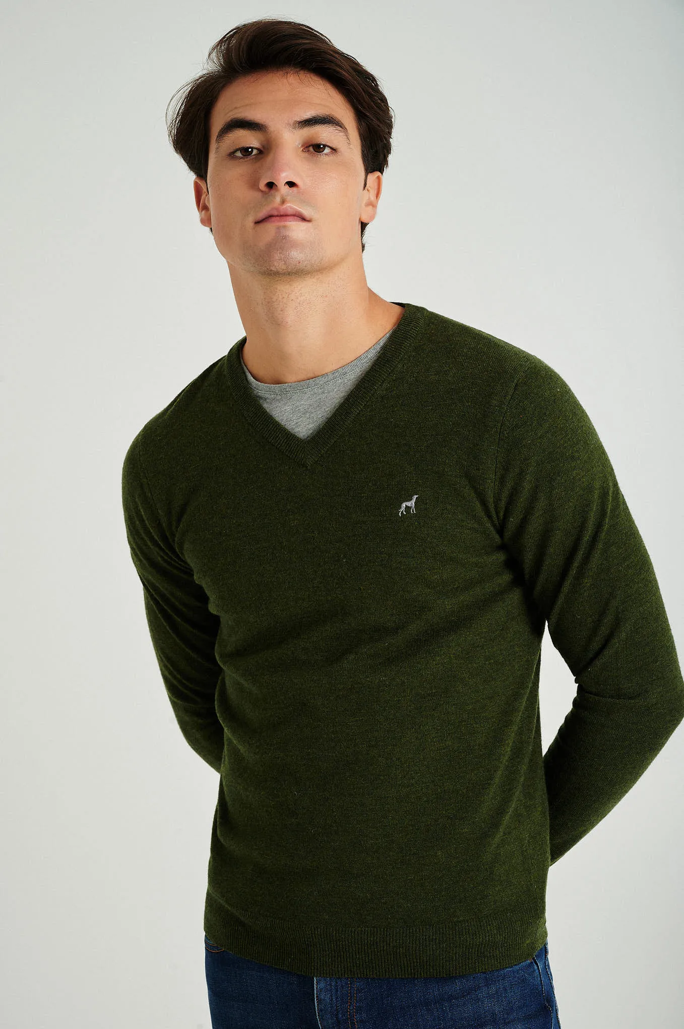 Men's lambswool blend V neck sweater