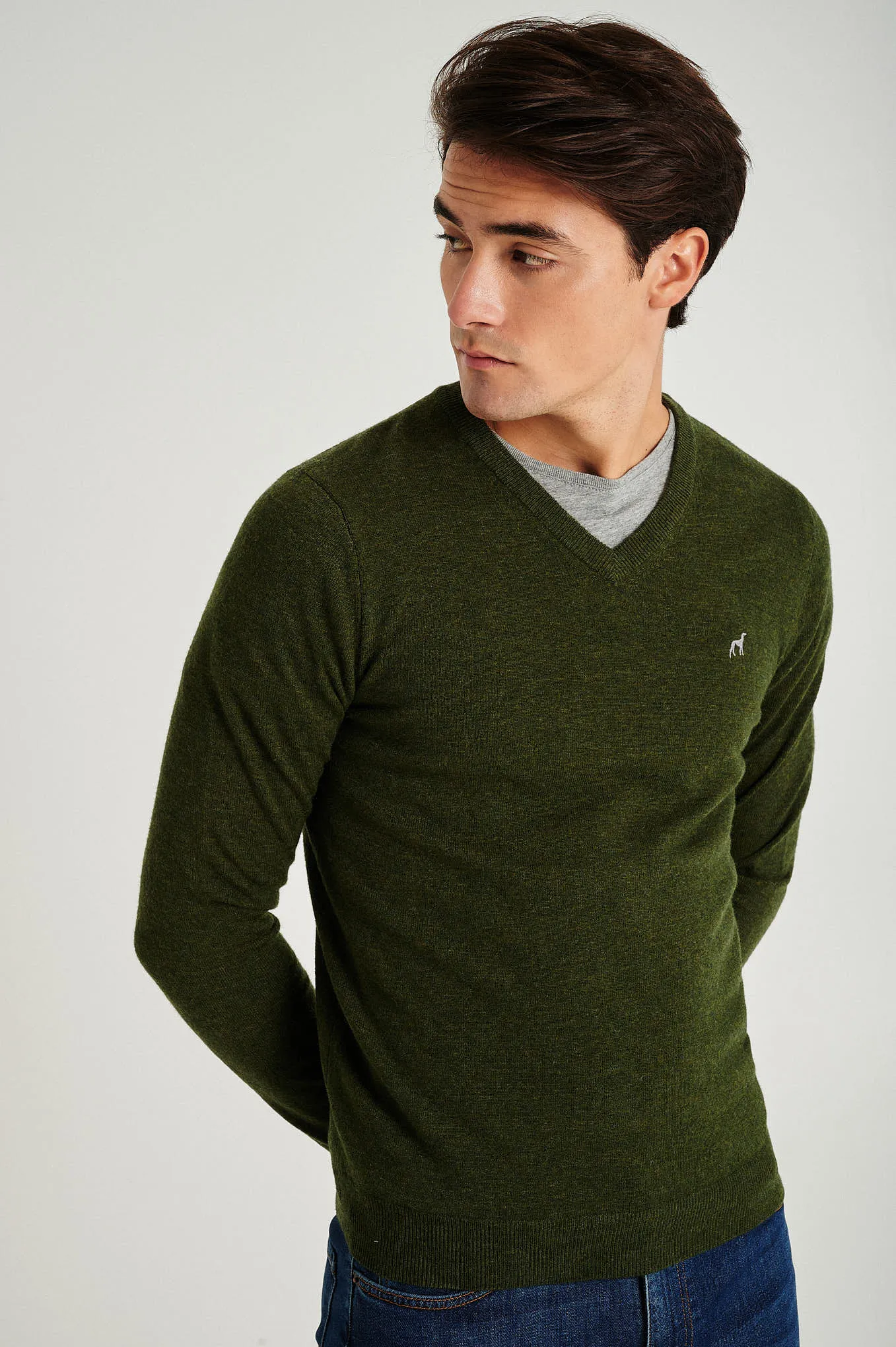 Men's lambswool blend V neck sweater