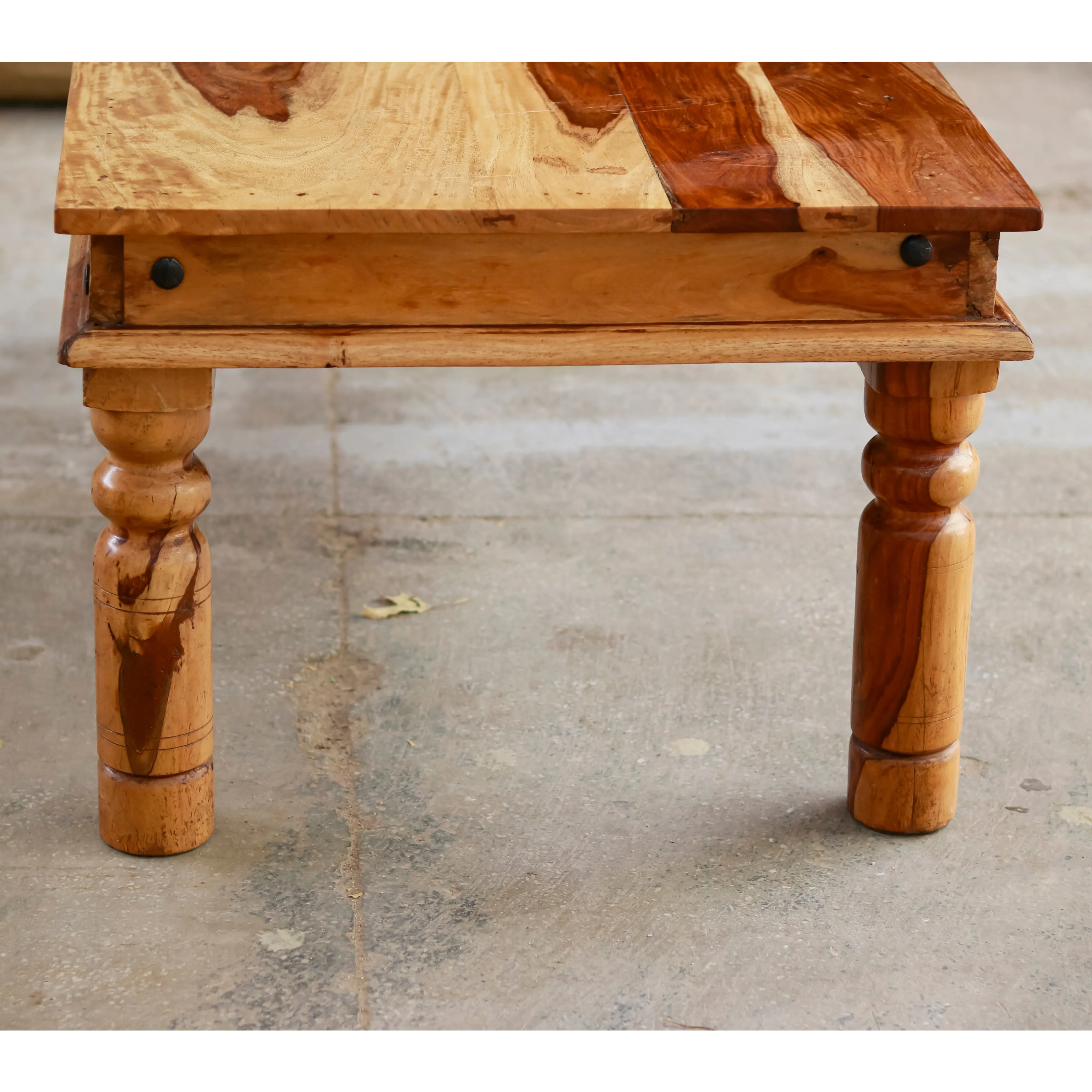 Simple Rounded Leg Table